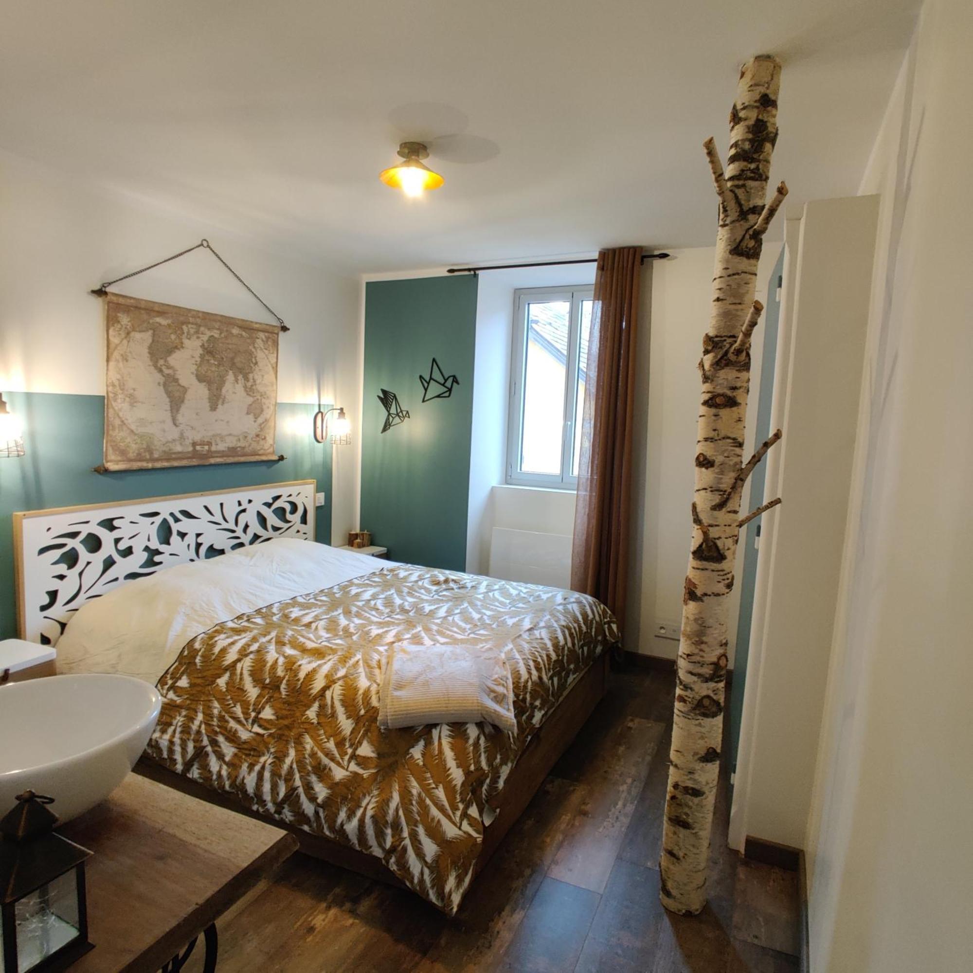 Au Coin Du Chemin Hotel Chambéry Quarto foto