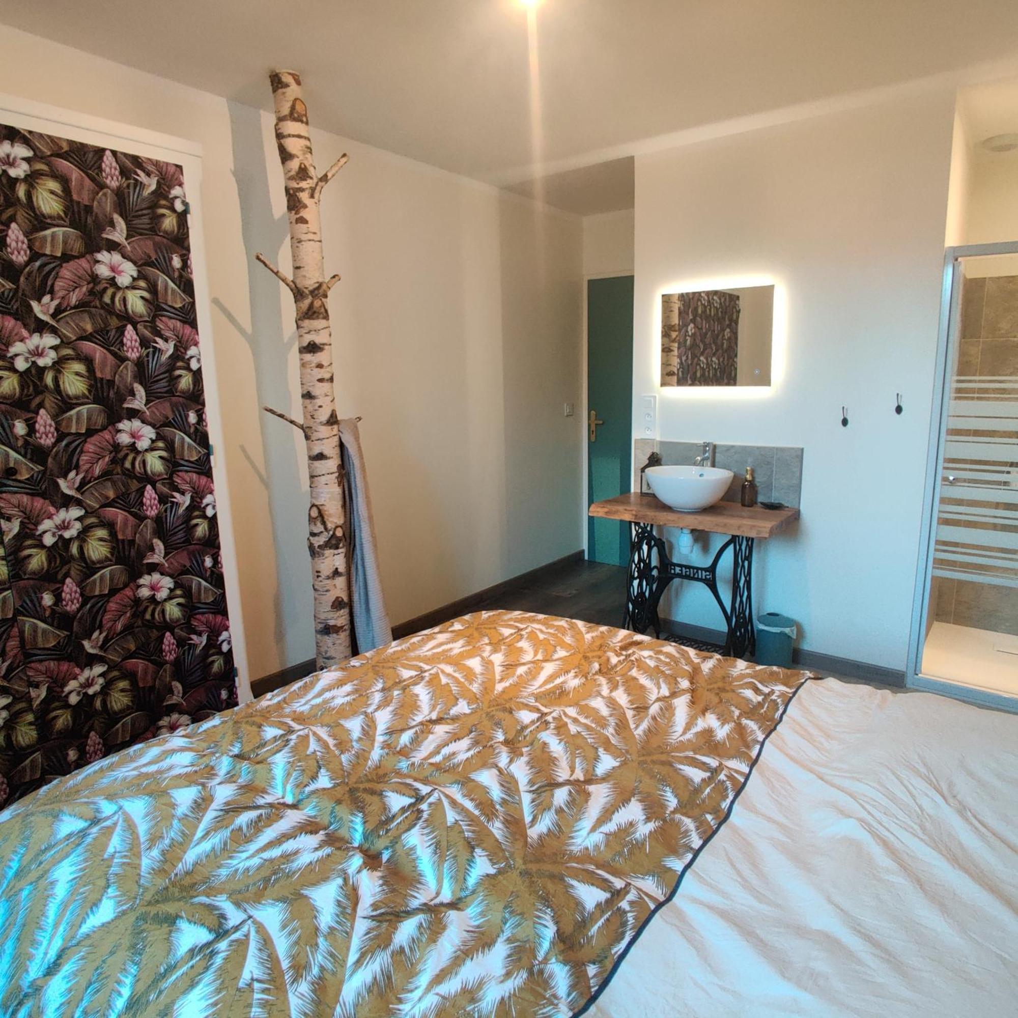 Au Coin Du Chemin Hotel Chambéry Quarto foto